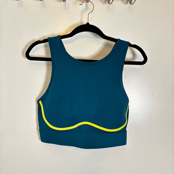 Fabletics Blare Cross Back Sports Bra - Picture 1 of 12